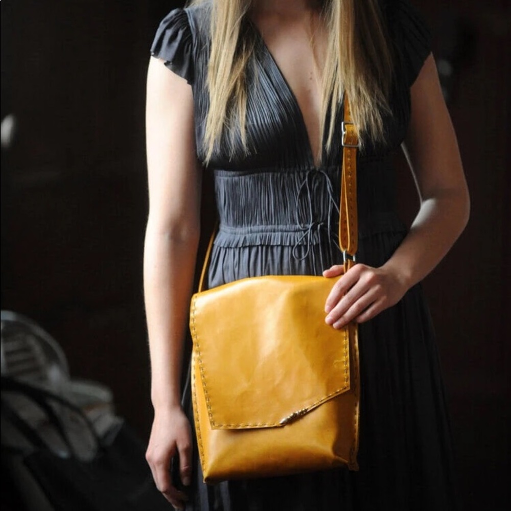 Vintage Cindy Kahn Design 747 Bag in Camel